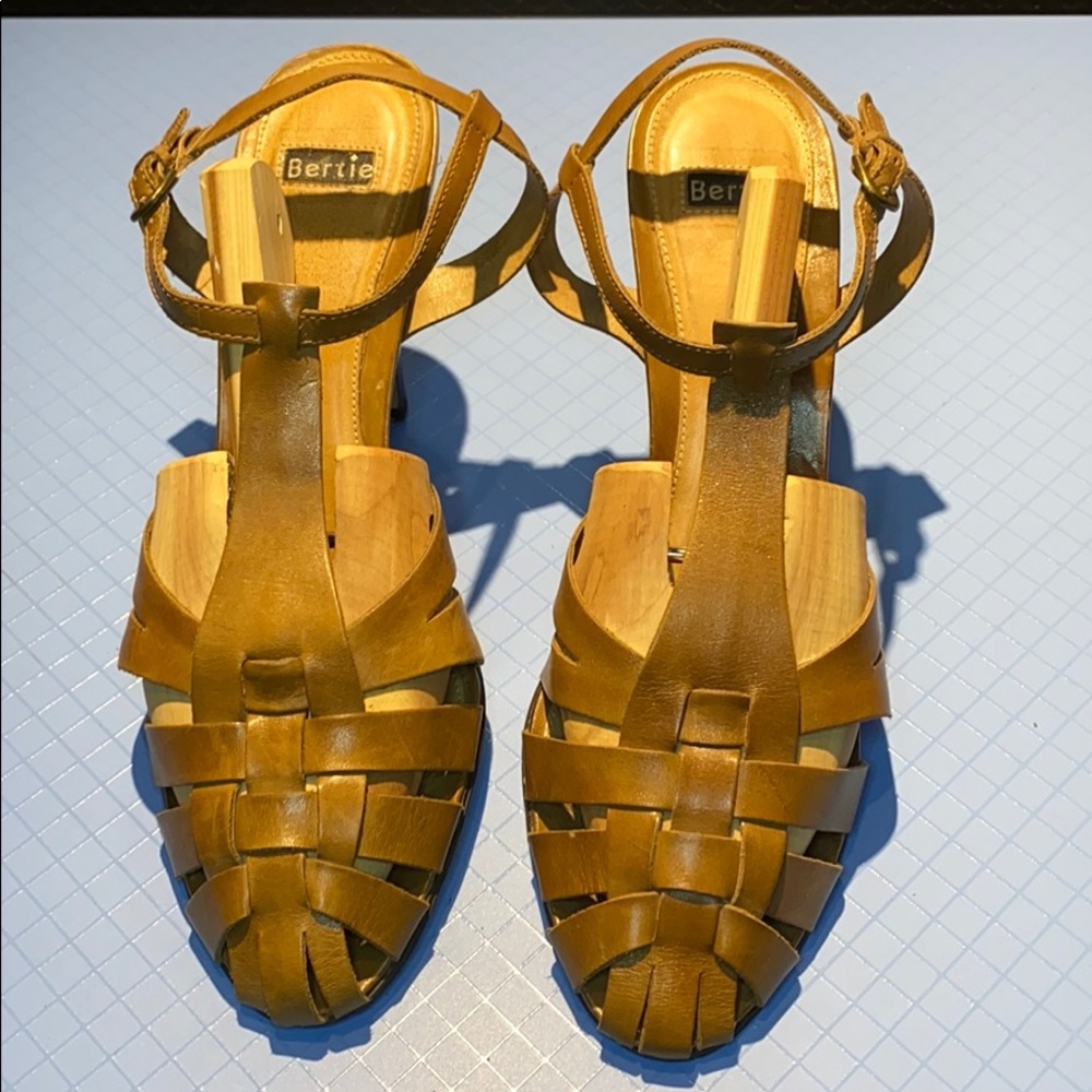 Bertie sandles. Size 40 (US9). Tan. 3.5” heel